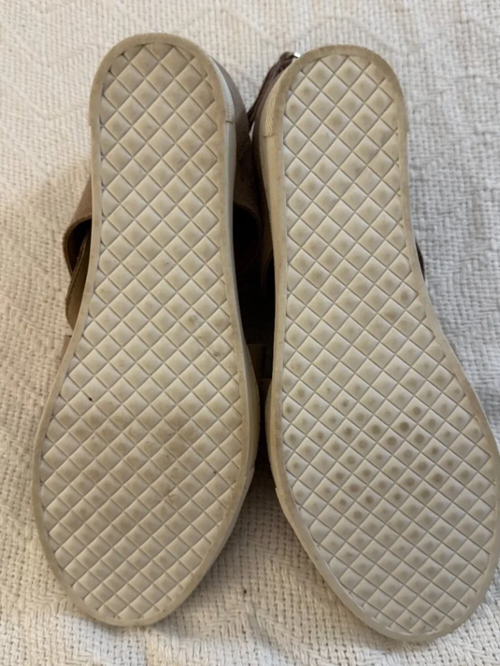 Steve Madden Women’s Size 8 Taupe Suede Open Toe Wedge Sneakers Back Zip